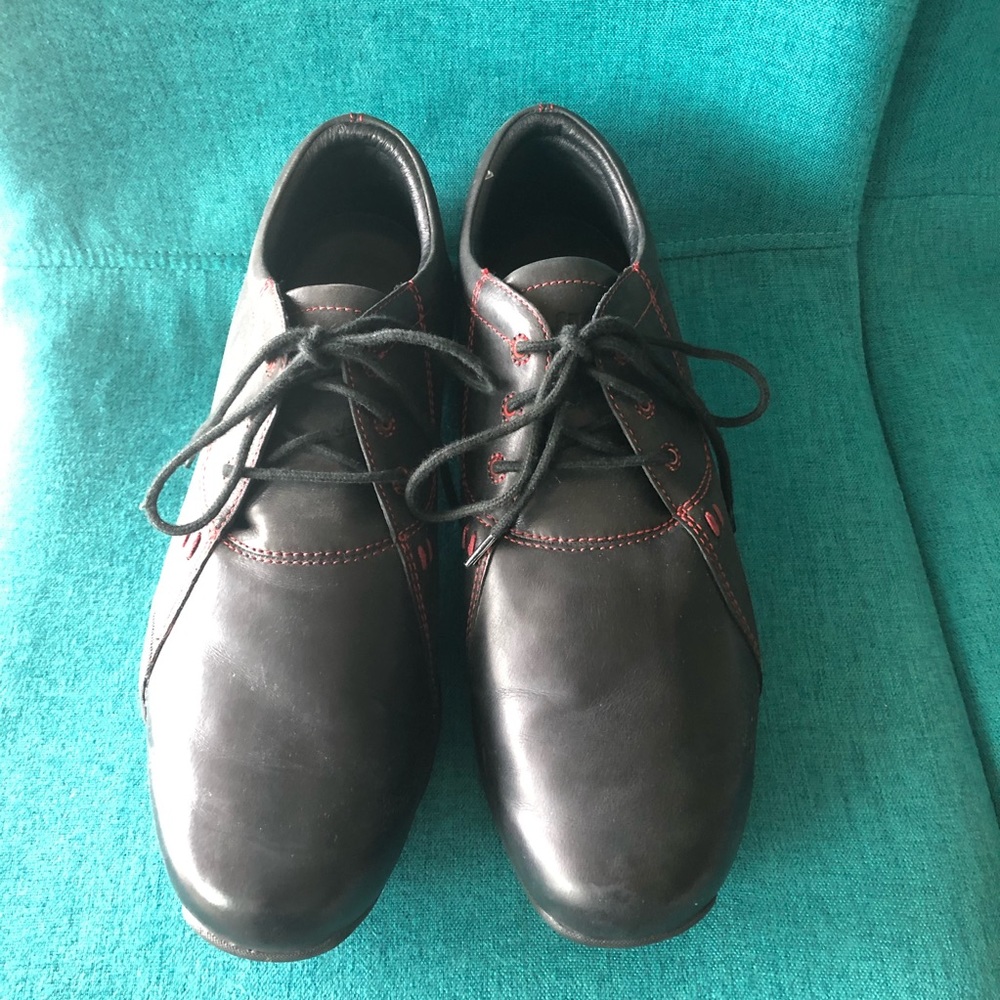 Mens Piloti brand black leather driving shoes